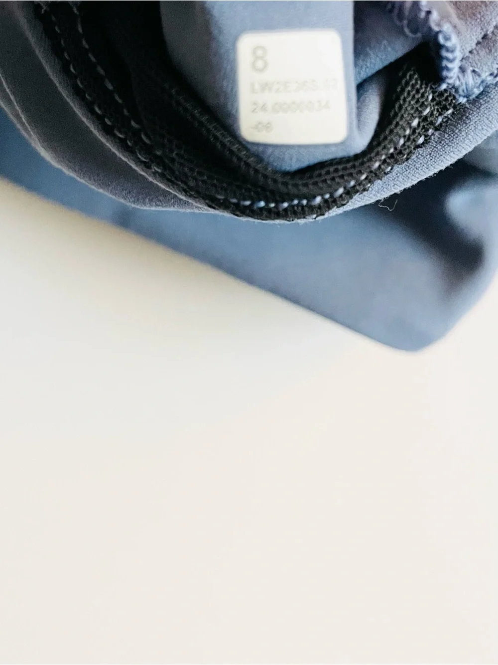 Lululemon SIZE 8 Align Vneck light support bra in blue